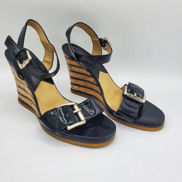 Michael Kors Pacific Patent Leather Wedge Buckle Strap Sandal Heel Shoe 7.5 - Picture 3 of 10